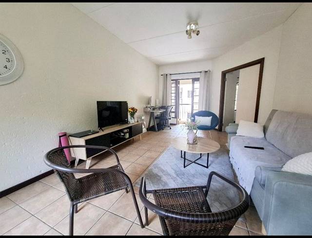 1 BEDROOM APARTMENT FOR SALE IN LONEHILL